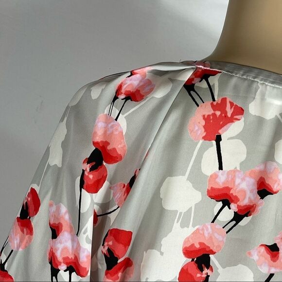 DKNYC Silver, Pink, and White Floral Blouse - Picture 10 of 13